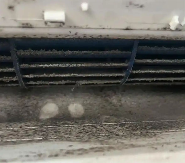 盂县空调吹的风有股烧焦味是怎么回事